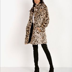 BB DAKOTA faux fur coat worn once